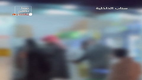 بنجلاديشيان وأردنية.. القبض على 3 أشخاص يمارسون التسوُّل في حائل