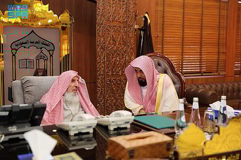 مفتي المملكة يستقبل الشيخ عبدالله الجهني