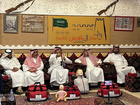 "آل حسين" التاريخية و"منقذ" للتوعية تُنظِّمان محاضرة حول أهمية الإسعافات الأولية