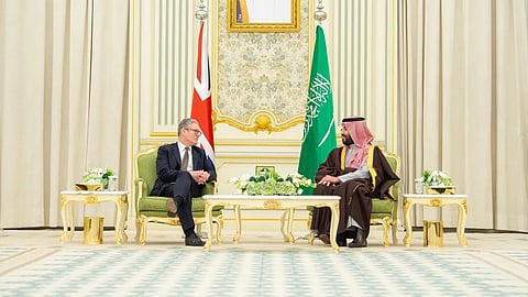 ولي العهد يستقبل رئيس الوزراء البريطاني ويعقدان لقاءً موسعاً