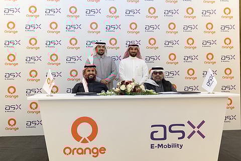 الشريف إكس لحلول التنقل الكهربائي توقع اتفاقية تعاون مع شركة أورانج لتوسيع شبكة E-FILL للشحن الكهربائي