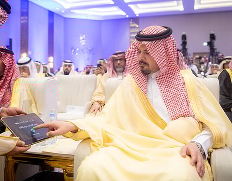 شاهد.. "سلمان بن سلطان" يدشن "منتدى المدينة للاستثمار" ومبادرة "فينشرز" ويرعى اتفاقيات