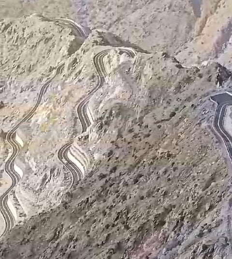بتوجيه أمير عسير وبعد 10 شهور.. افتتاح عقبة "التوحيد" الجمعة