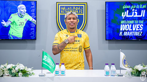 روجر مارتينيز لاعب نادي التعاون