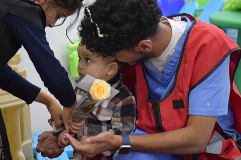 الهلال الأحمر بالباحة يطلق مبادرة “نبض السعادة” لإحياء البهجة في قلوب الأطفال المنومين