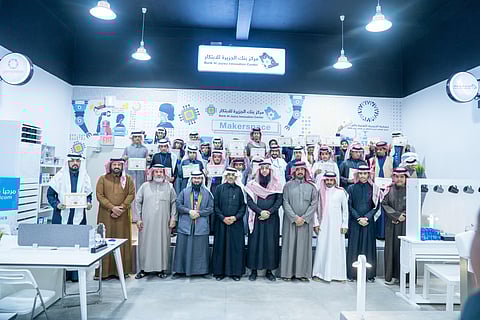بمشاركة أكثر من 25 طالبًا.. اختتام معسكر الابتكار التقني بجمعية تنمية الأفلاج