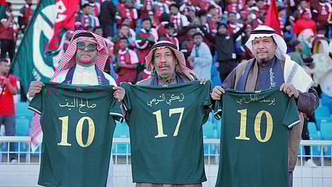 ضمن مبادرة "جولة الأساطير".. الخلود يكرم الثلاثي أمام الرائد