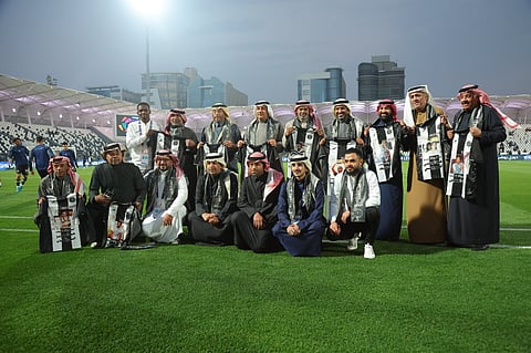 شمل التكريم "العويران" وأبناء "عطيف".. الشباب يكرّم أساطيره