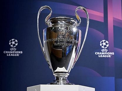 غداً قرعة دوري أبطال أوروبا.. مواجهات نارية محتملة في الملحق ودور الـ 16