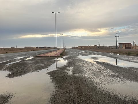 أمطار خفيفة تزين أجواء عفيف ومراكزها وتدفع الأهالي للتنزه
