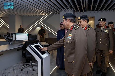 "البسامي" يدشن مركز المراقبة الميداني بالإدارة العامة لدوريات الأمن