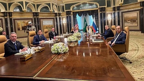 بقيادة ولي العهد .. المملكة تستضيف المحادثات الأمريكية الروسية : دور محوري في دعم السلام العالمي