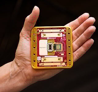 "مايكروسوفت" تُطلق أول معالج مخصّص للحواسيب الكمية صغير الحجم