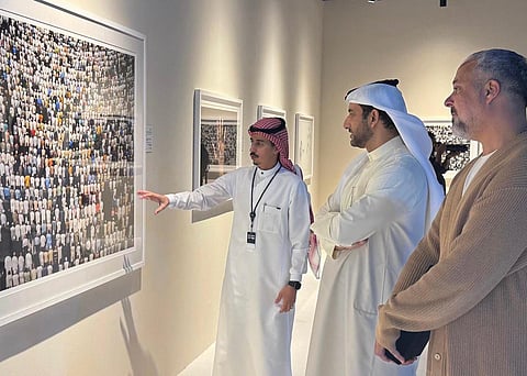 مصور الحرمين يُبهر زوار مهرجان "إكسبوجر" برحلة بصرية إلى مكة