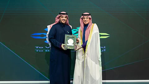 الحارثي يكرّم «نحو الرؤية» في ختام مشاركتها بالمنتدى السعودي للإعلام شريكاً إبداعياً
