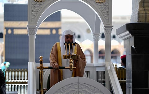 إمام وخطيب المسجد الحرام أسامة خياط 
