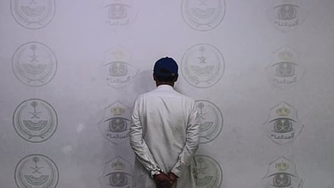  دوريات الأمن بالرياض تضبط وافداً يمنياً استغلّ أربع نساء في أعمال التسول