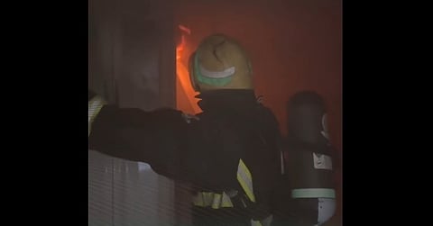 شاهد.. إهمال أثناء الطهي يتسبب في حريق بمنزل بالدمام والدفاع المدني يخمده 