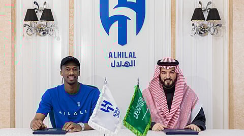 الهلال يُجدِّد علاقته بـ"كنو" قائلاً: "يواصل مسيرة المجد" 
