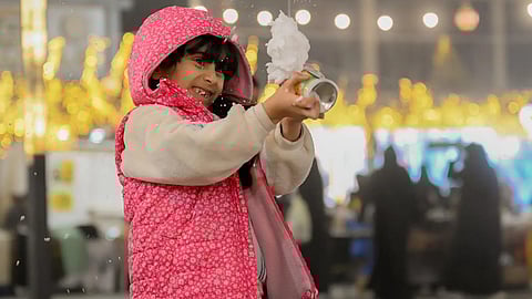 صور من الباحة.. ليالي رمضان بسوق البلد تجذب الزوار والأهالي