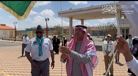 "الغامدي" يشارك في رفع العلم على سارية مبنى إدارة تعليم الطائف