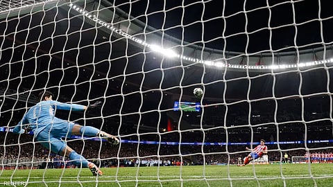 " المادة 14,1 ".. بيان رسمي من "اليويفا" بشأن ركلة جزاء ألفاريز ضد ريال مدريد