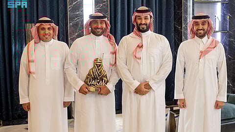 سمو ولي العهد يستقبل يزيد الراجحي بمناسبة تحقيقه لقب رالي داكار السعودية 2025