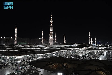 تعد معلماً إسلامياً وإرثاً حضارياً.. عشر مآذن تصدح بالأذان بالمسجد النبوي