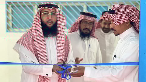 مدير "تعليم الأفلاج" يدشّن جناح الأعمال التطوعية بثانوية الملك فهد