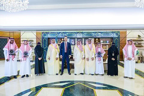 أمير المنطقة الشرقية يكرّم الفائزين في مسابقة القرآن الكريم بموسم القادسية الرمضاني