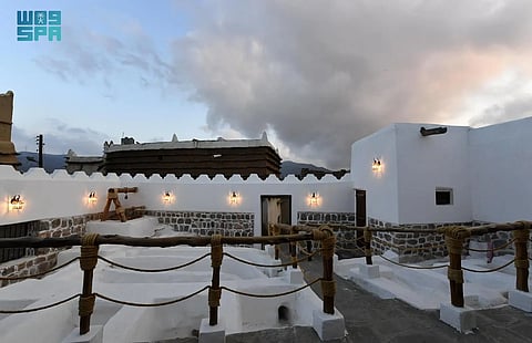 مشروع الأمير محمد بن سلمان يعيد إحياء مسجد المسقي التاريخي بعسير بعد أكثر من 13 قرناً