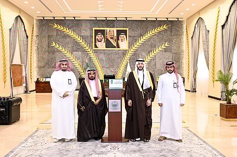 محافظ الطائف يكرّم جمعية تحفيظ القرآن بوادي ليه بعد فوزها بجائزة الملك عبدالعزيز للجودة