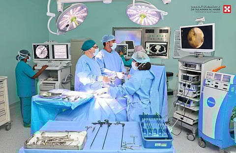 مستشفى الدكتور سليمان الحبيب بالخُبر ينقذ طفلاً عانى تجمُّع السائل اللمفاوي بالصدر
