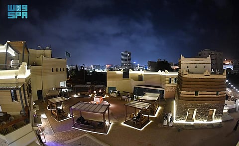 مشاهد من حي المفتاحة بأبها.. أنشطة رمضانية تجمع الثقافة والفنون بالسياحة والترفيه