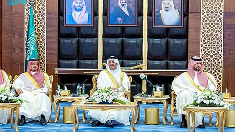 أمير المنطقة الشرقية يستقبل المهنئين بعيد الفطر