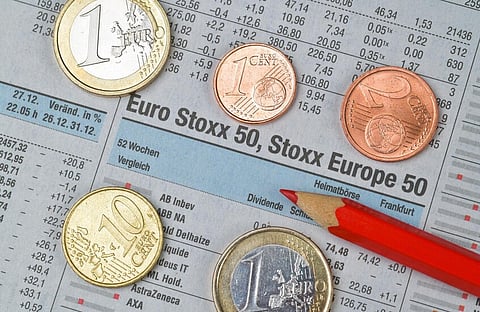  "الأحمر" يكسو البورصات الأوروبية مع ترقب الأسواق لرسوم "ترامب"