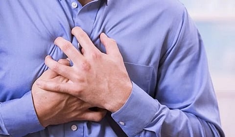 تحدث لشخصٍ لا يعاني مرضاً.. دراسة: 4 علامات تحذيرية قد تسبق الموت القلبي المفاجئ لدى الشباب