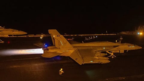 مقاتلة أمريكية تشارك في الغارات على أهداف الحوثي باليمن 15 مارس 2025