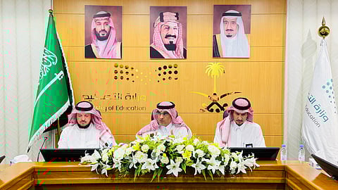 "الغامدي" يترأس اجتماع اللجنة التنفيذية الثالث لتحقيق الأهداف التعليمية 