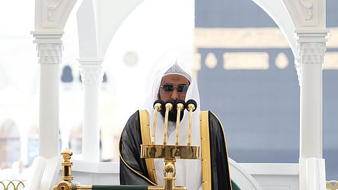 إمام وخطيب المسجد الحرام عبدالله بن عواد الجهني