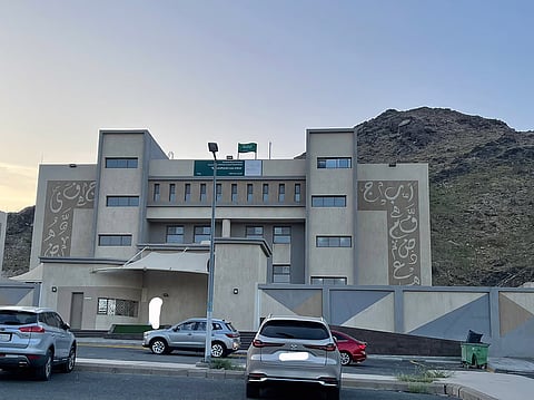 انقطاع الكهرباء يعلّق الدراسة في مدرسة بنات بمكة