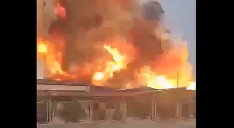 انفجار ميناء بندر عباس.. 195 إصابة في حصيلة أولية وفيديو يرصد "كرة اللهب العملاقة"