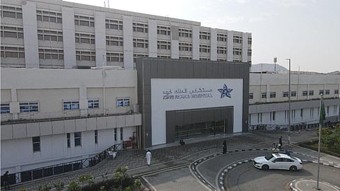 إنقاذ حياة مصاب بعد سقوطه من ارتفاع 20 مترًا بمستشفى الملك فهد بالمدينة المنورة