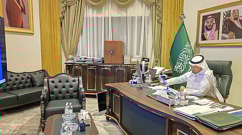 نائب أمير مكة يترأس اجتماع لجنة الحج والعمرة ويطّلع على جاهزية المشروعات الخدمية لموسم 1446هـ
