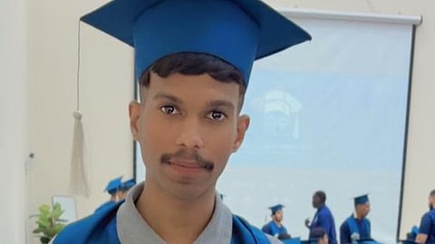 "الناشري" يحتفل بتخرُّج نجله المهندس "أحمد"