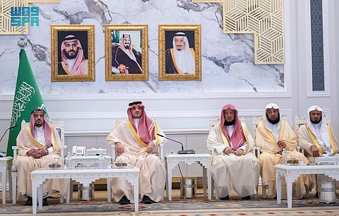 وزير الداخلية ينقل تحيات القيادة لأهالي القصيم ويؤكد حرصها على أمن ورفاه المواطنين