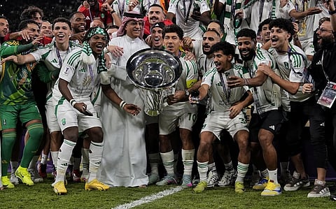 رئيس الاتحاد الآسيوي يهنئ الأهلي.. ويشيد بنجاح السعودية في استضافة الحدث القاري