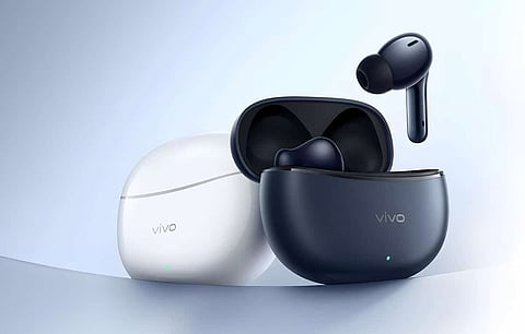 "فيفو" تُطلق سماعات ببطارية تدوم 50 ساعة