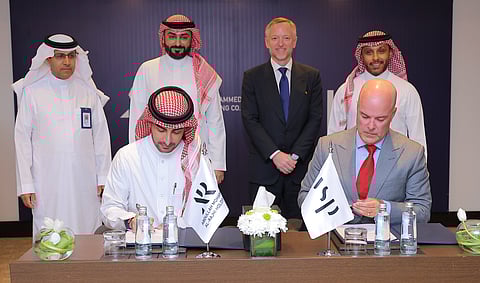 شركة عبد الله محمد الراجحي القابضة توقّع ثلاث اتفاقيات مع نايت فرانك وWSP لتقديم خدمات استشارية 