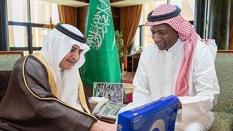 يتقدمهم ماجد عبدالله.. أمير منطقة تبوك يستقبل رئيس جمعية أصدقاء لاعبي كرة القدم